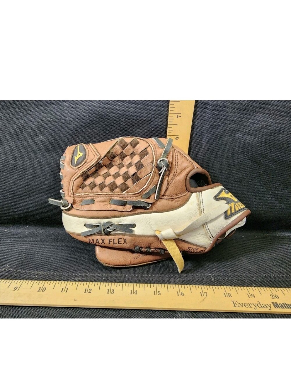 Mizuno Power Close Baseball Glove 10in GPP 1001 Left Hand Throw